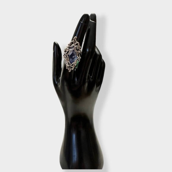 4/$25 -
Large Blue Stoned Costume Ring - Picture 3 of 4